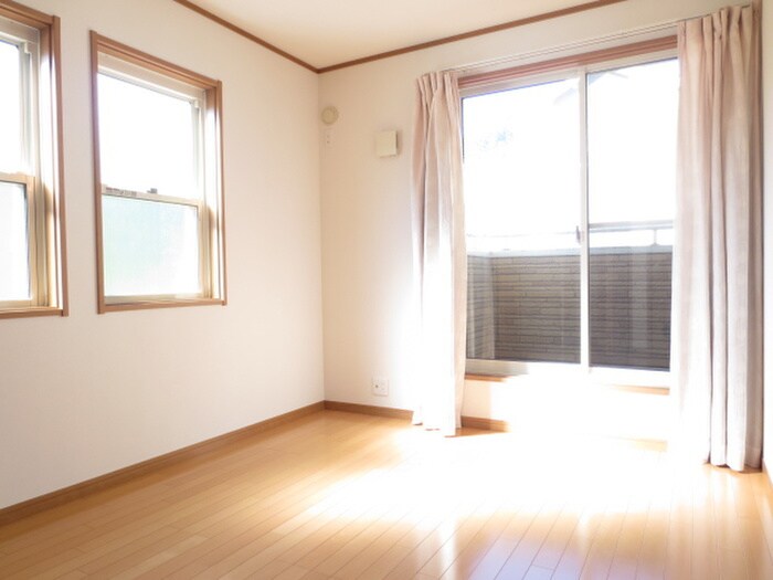 物件内観写真4　(居室)