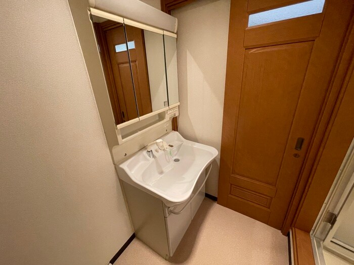 物件内観写真8　(洗面)