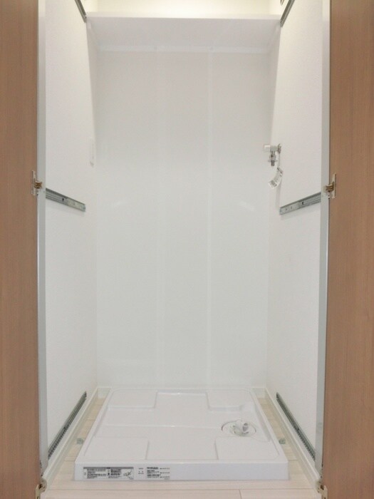 物件内観写真15　(洗濯機置場)