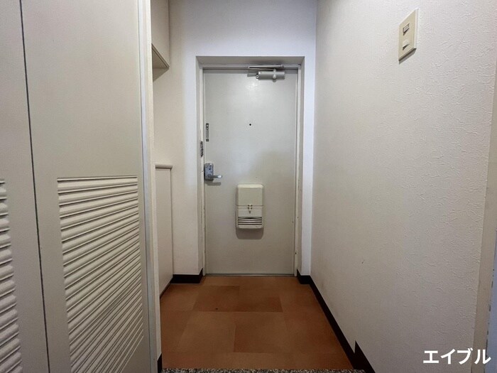 物件内観写真13　(玄関)