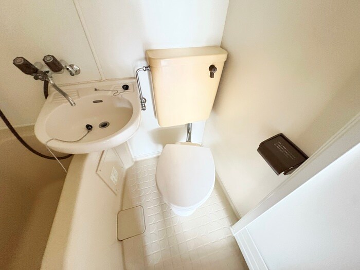 物件内観写真4　(トイレ)