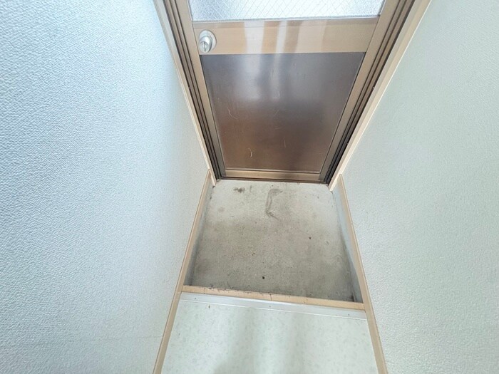 物件内観写真7　(玄関)