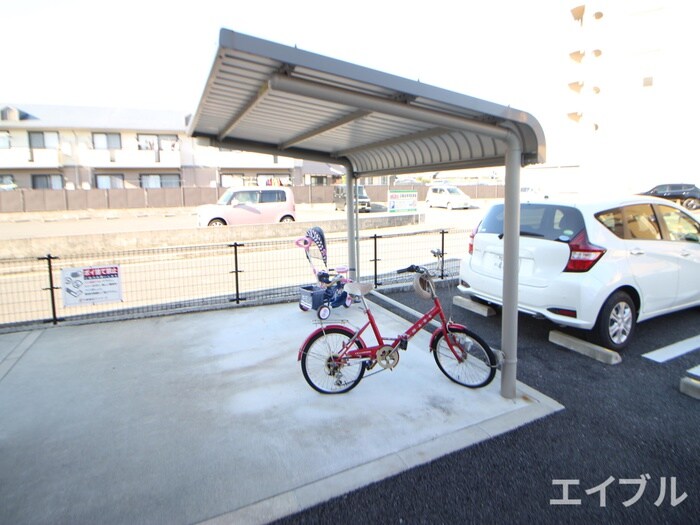 物件外観写真4　(駐輪場)