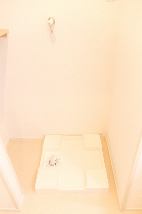 物件内観写真10　(洗濯機置場)