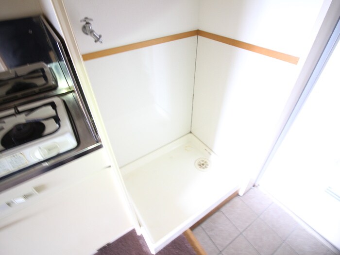 物件内観写真14　(洗濯機置場)