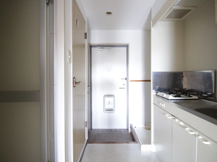 物件内観写真16　(玄関)