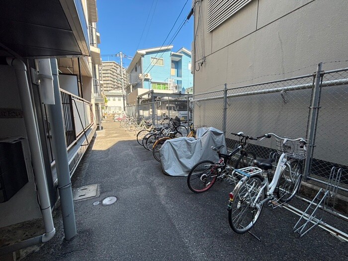 物件外観写真3　(駐輪場)