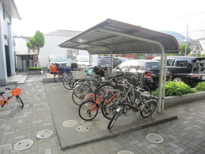 物件外観写真3　(駐輪場)