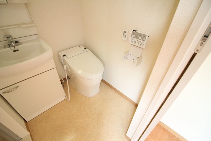 物件内観写真13　(トイレ)