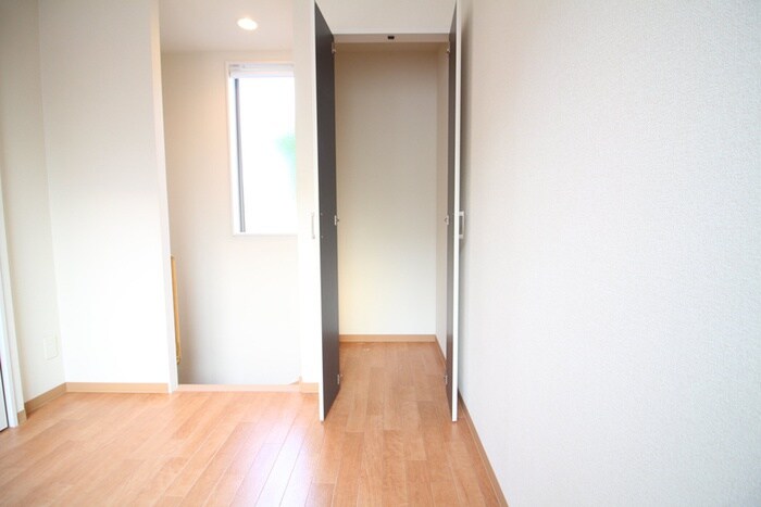 物件内観写真18　(収納)