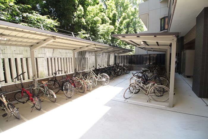 物件外観写真3　(駐輪場)