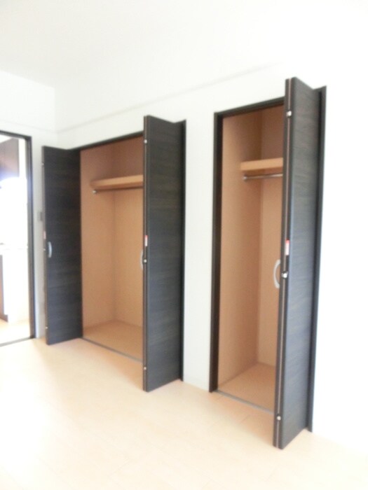 物件内観写真12　(収納)