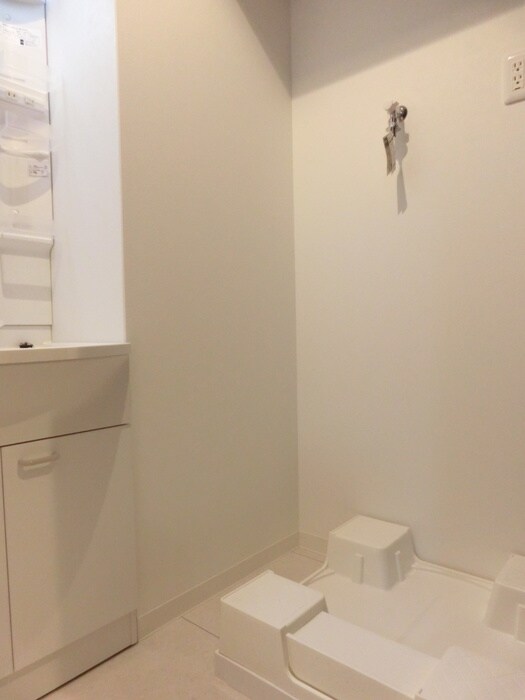 物件内観写真17　(洗濯機置場)