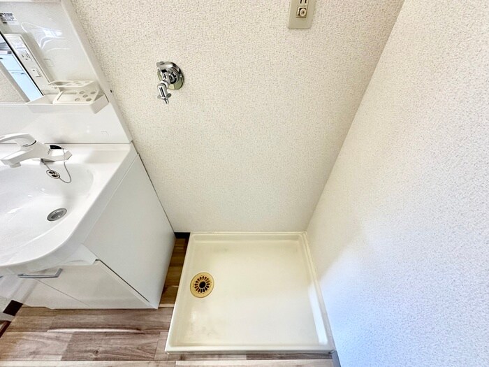 物件内観写真12　(洗濯機置場)