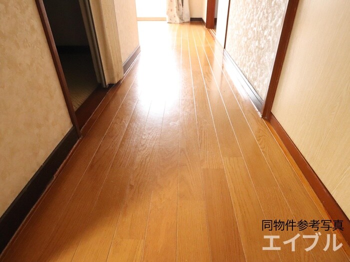 物件内観写真14　(廊下)