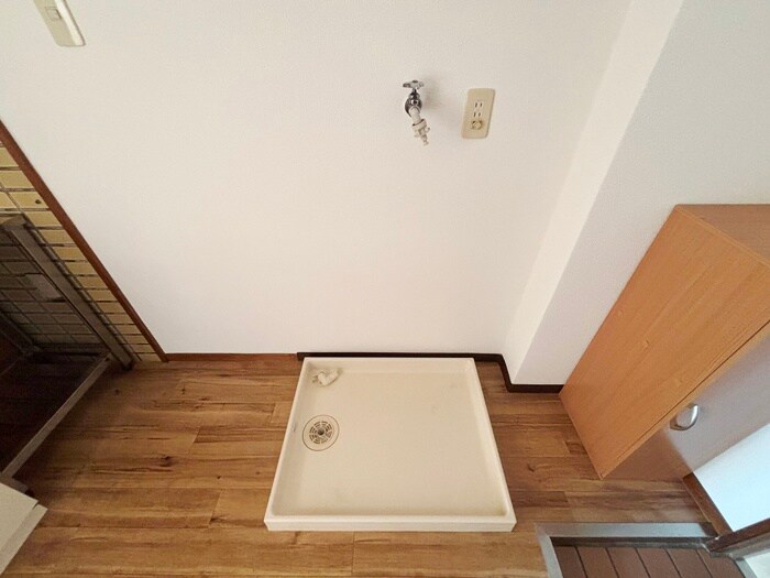 物件内観写真13　(洗濯機置場)