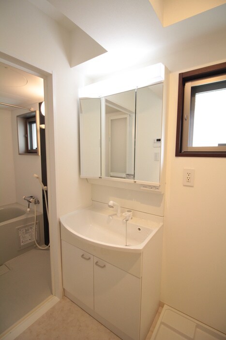 物件内観写真11　(洗面)