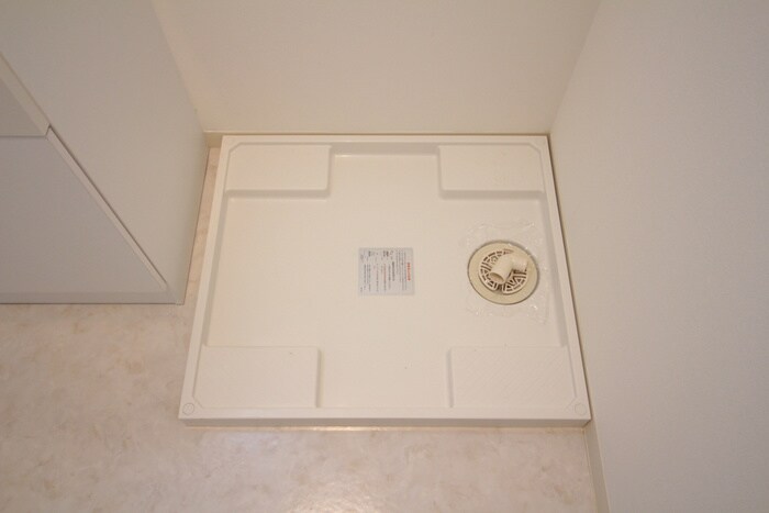 物件内観写真16　(洗濯機置場)