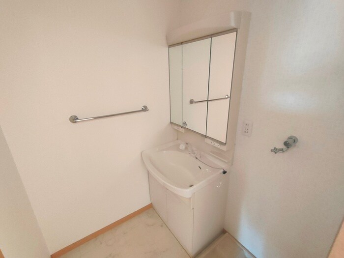 物件内観写真11　(洗面)