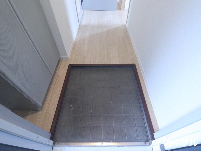 物件内観写真15　(玄関)