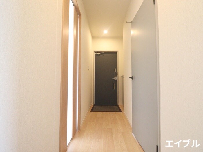 物件内観写真17　(廊下)