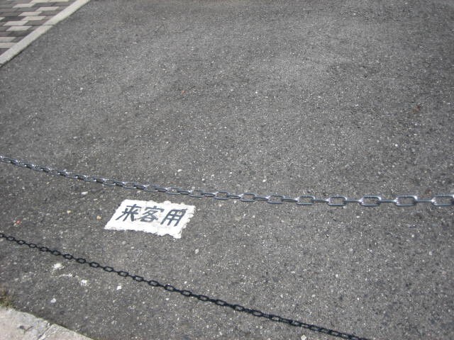 物件外観写真3　(駐車場)