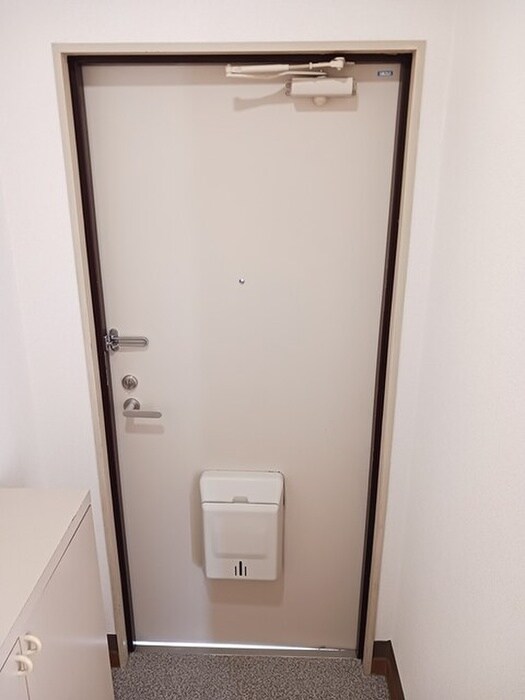 物件内観写真12　(玄関)