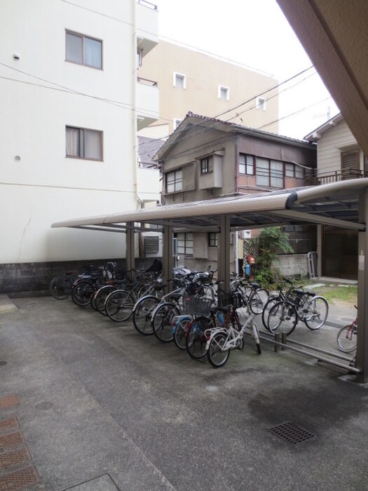 物件外観写真4　(駐輪場)