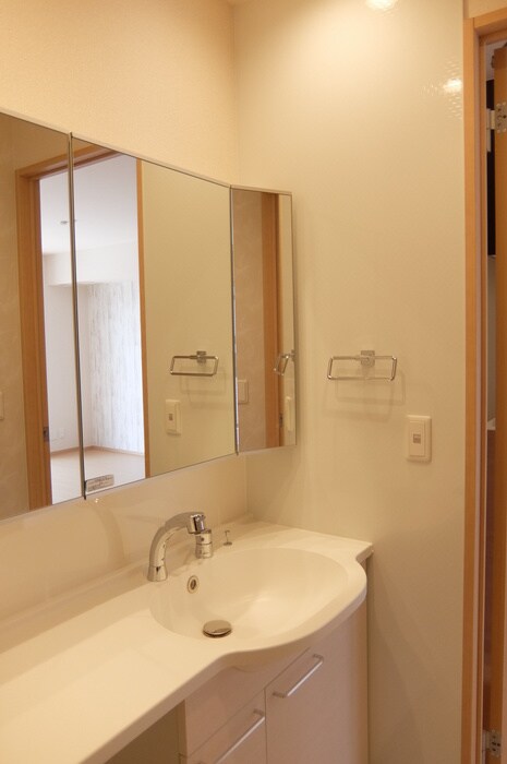 物件内観写真12　(洗面)