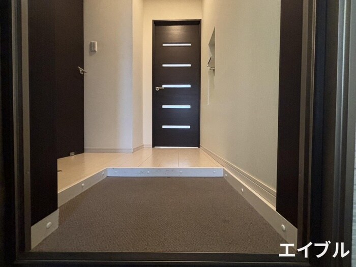 物件内観写真16　(玄関)