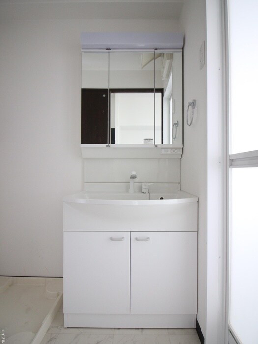 物件内観写真11　(洗面)