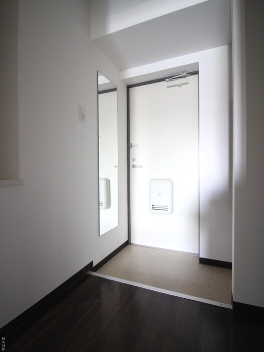 物件内観写真13　(玄関)