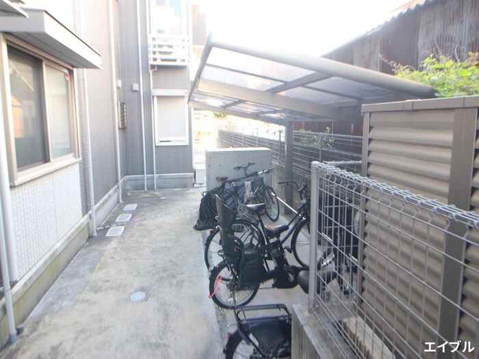 物件外観写真5　(駐輪場)