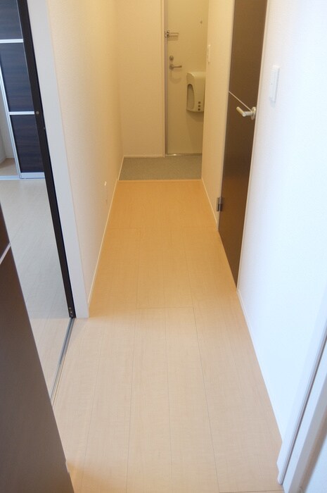 物件内観写真15　(廊下)