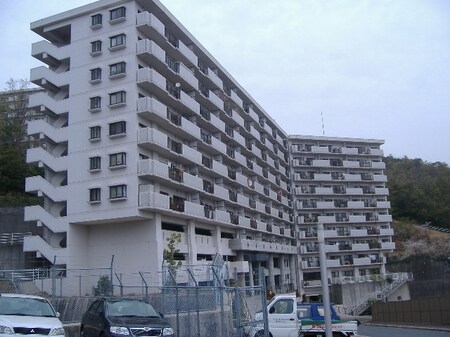 ﾄ-ｶﾝﾏﾝｼｮﾝ山根町ｾﾝﾀ-ｳｨﾝｸﾞ(507)外観写真