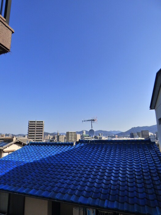 物件内観写真8　(室内からの展望)