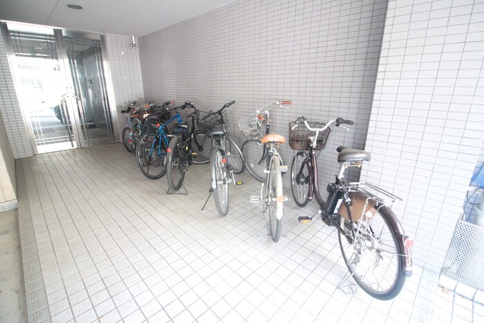 物件外観写真5　(駐輪場)