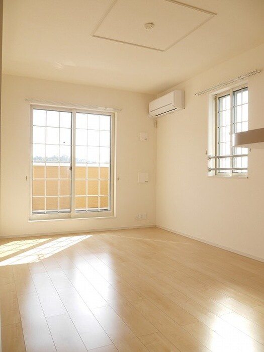 物件内観写真6　(居室)