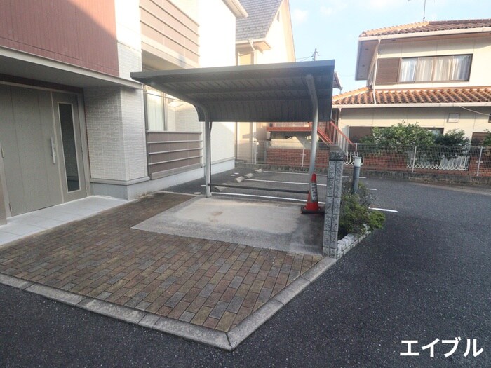 物件外観写真3　(駐輪場)