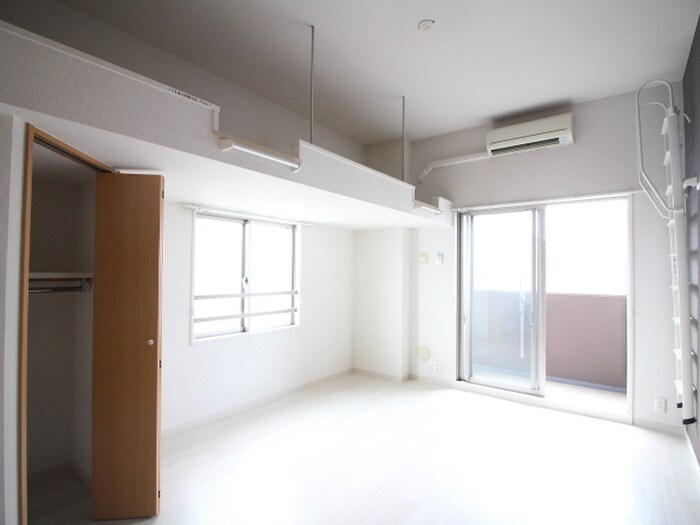 物件内観写真9　(ロフト)