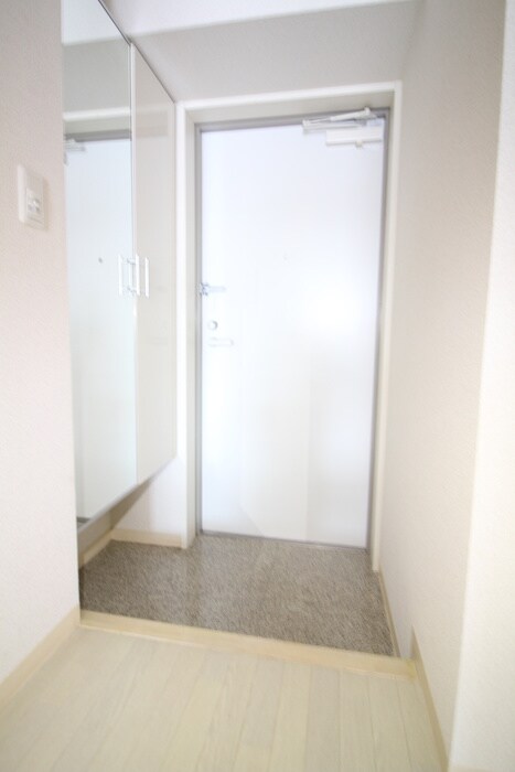 物件内観写真14　(玄関)