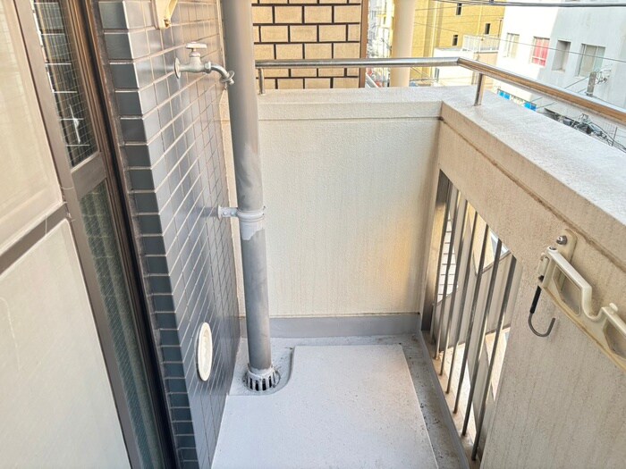 物件内観写真14　(洗濯機置場)