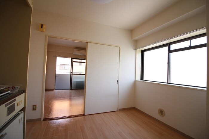 物件内観写真14　(室内からの展望)