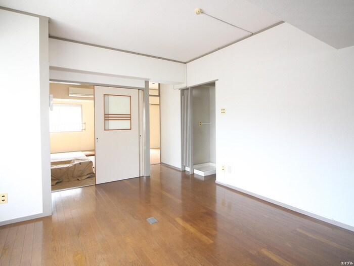 物件内観写真4　(居室)