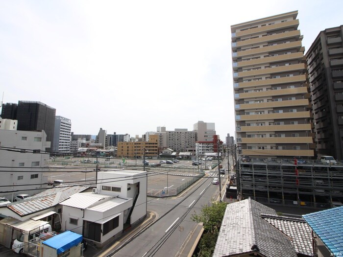 物件内観写真16　(室内からの展望)