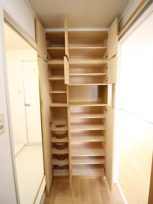 物件内観写真16　(靴箱)