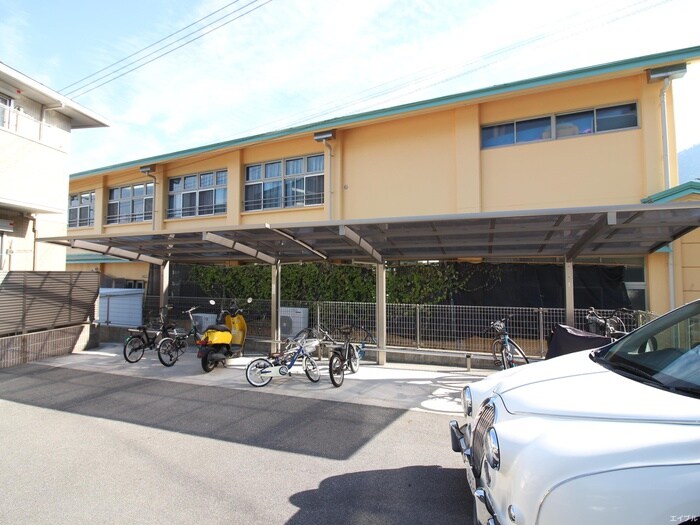 物件外観写真4　(駐車場)