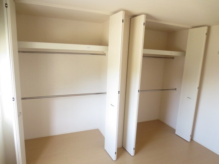 物件内観写真13　(収納)
