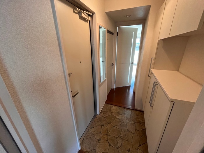 物件内観写真10　(玄関)