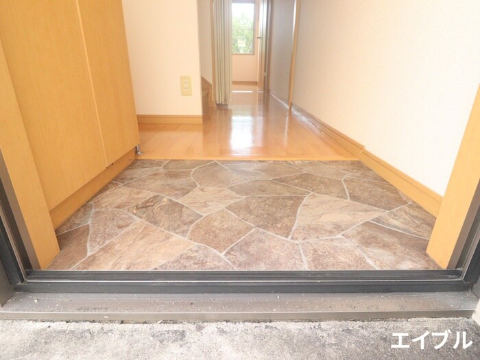 物件内観写真15　(玄関)